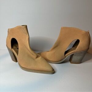Free People Coral Sand Suede Wilder Pointed Toe Side Cut Out Zip Back Boot NEW 8